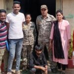 दंतेवाड़ा जिले की बचेली पुलिस टीम और गिरफ्त में खड़ा नाबालिग से दुष्कर्म का आरोपी