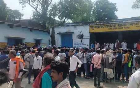 छत्तीसगढ़ धान खरीदी केंद्र किसानों की भीड़ कृषक उन्नति योजना